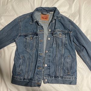 Levi’s ex-boyfriend trucker jacket